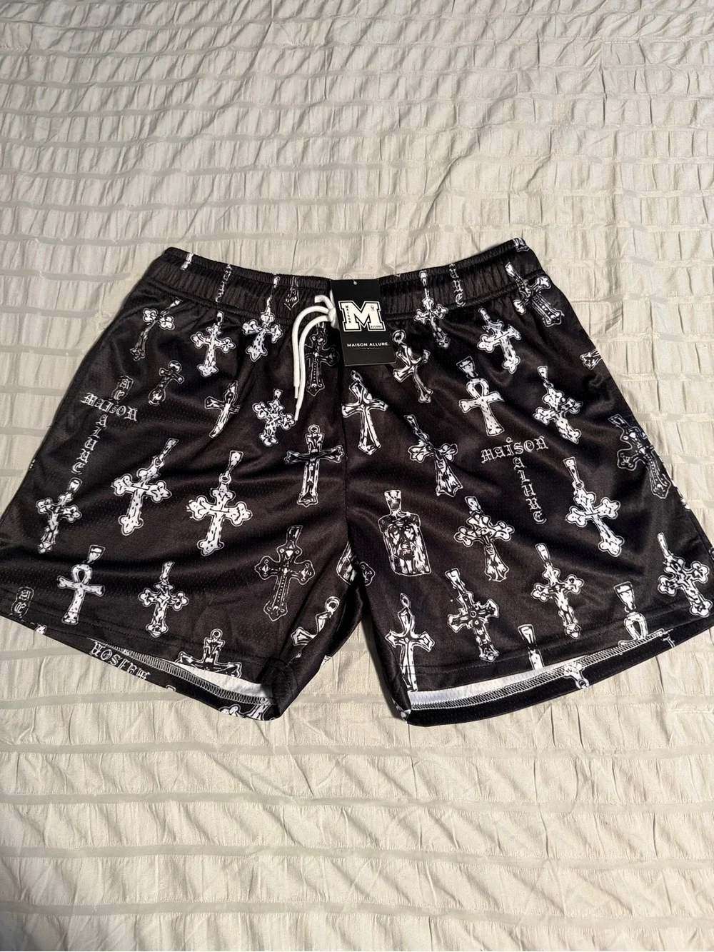 🔥 Brand New Maison Allure Streetwear Shorts 🔥